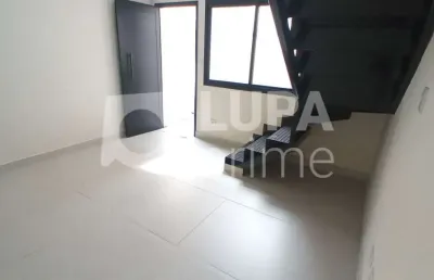 Sobrado com 3 casas, 6 dormitórios e 6 banheiros à venda em santana