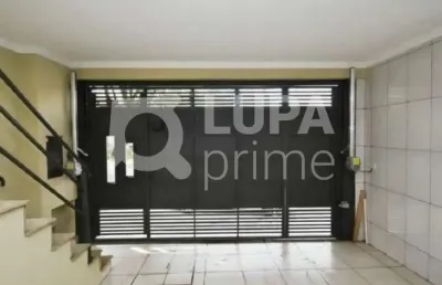 Sobrado com 3 dormitórios sendo 1 suíte á venda na vila nivi