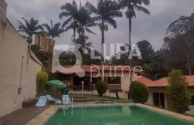 Casa térrea com 3 dormitórios sendo suítes à venda na vila albertina!