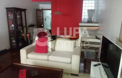 Sobrado com  dormitórios sendo 2 suítes à venda na parada inglesa!