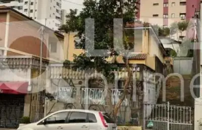 Terreno com 678 metros de área construída para locação na água fria!