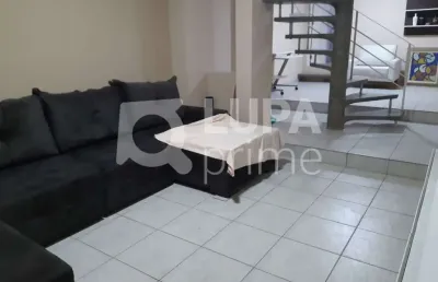 Sobrado com 3 dormitórios sendo 3 suítes á venda na parada inglesa.