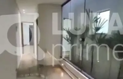 Sobrado com 3 dormitórios sendo 1 suíte á venda no parque vitória