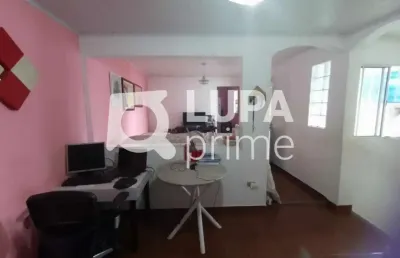 Casa térrea à venda com 2 dormitórios na parada inglesa!