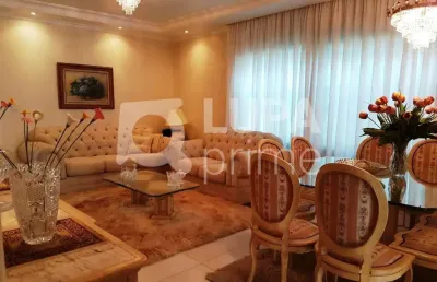 Casa assobradada com228m²,  3 dormitórios  (1 suíte) - água fria
