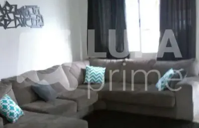 Sobrado com 3 dormitórios sendo 1 suíte á venda no jardim daysy!
