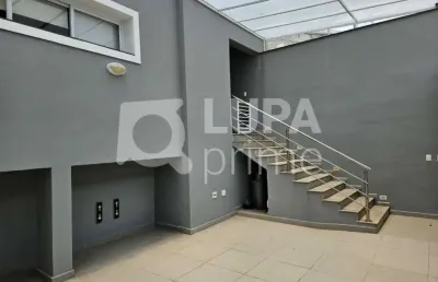 Sobrado com 4 dormitórios sendo 2 suíte á venda na água fria