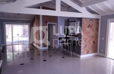 Sobrado em condomínio fechado à venda em mairiporã!