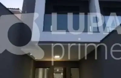 Sobrado com 3 dormitórios sendo 1 suíte á venda no parque vitória