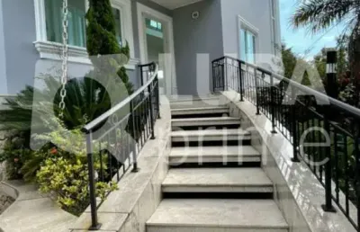 Casa á venda com 3 dormitórios em condomínio de alto padrão- vila albertina