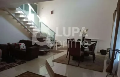 Casa de condomínio com 3 dormitórios sendo 1 suíte á venda em mairiporã