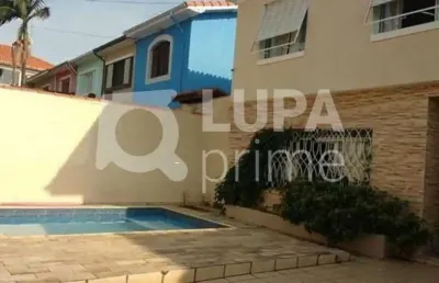 Sobrado com 4 dormitórios sendo 3 suítes á venda na vila isolina mazzei