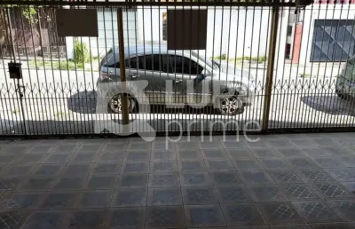 Sobrado com 3 dormitórios sendo 1 suíte á venda na vila nova mazzei.