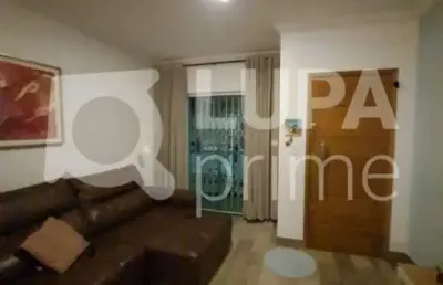 Sobrado com 2 quartos e 2 vagas à venda na vila gustavo