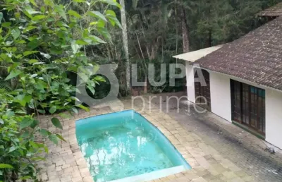 Casa térrea com 3 dormitórios sendo 3 suítes á venda em mairiporã