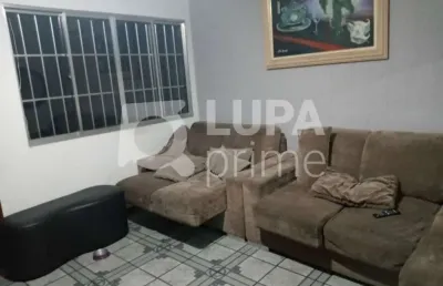 Sobrado com 3 quartos e 4 vagas de garagem á venda na vila gustavo