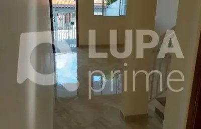 Sobrado com 2 quartos sendo 2 suites e 1 vaga de garagem a venda na vila medeiros