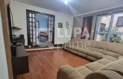 Casa a venda com 3 dormitórios e salão comercial no jardim tremembé