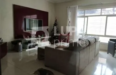 Casa espaçosa com 3 dormitórios e 6 banheiros à venda no jardim são paulo