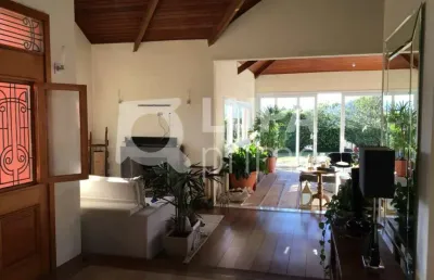Casa, em condomínio, com 4 dormitórios de 2000m² à venda, em mairiporã