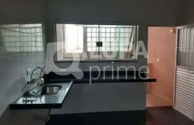 Casa assobradada com 3 dormitórios de 238m² à venda, no jardim brasil