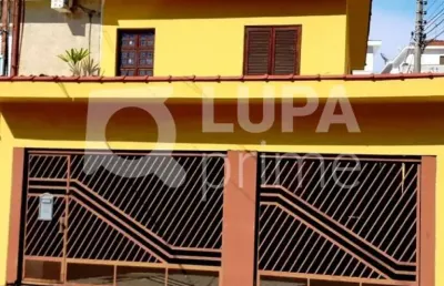Sobrado à venda com 3 dormitórios no jardim são paulo!