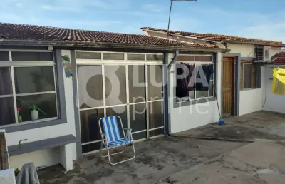 Sobrado com 3 dormitórios de 220m² à venda na vila amália.