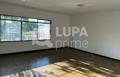 Sobrado com 3 dormitórios de 250m² para locação, no jardim frança