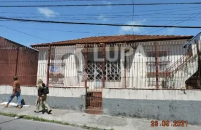 Casa térrea com 3 dormitórios à venda na parada inglesa!