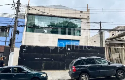 Galpão com 1.300 metros para locação na casa verde.