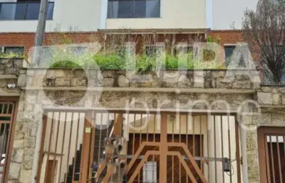 Sobrado com 3 dormitórios sendo 1 suíte à venda na água fria!