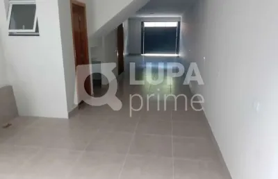 Sobrado com 03 dormitórios (2 suítes) e 4 vagas á venda na vila medeiros
