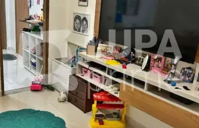 Casa com 2 quartos e 2 vagas de garagem à venda na água fria