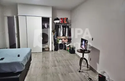 Casa geminada com 5 quartos e 4 vagas de garagem à venda na vila maria