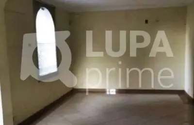 Casa comercial com 257m² de área construída para locação em santana