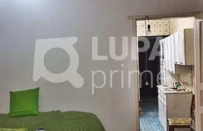 Casa com 2 quartos e 3 vagas de garagem à venda na vila maria