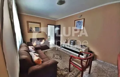 Casa com 3 quartos e 2 vagas de garagem à venda no parque edu chaves