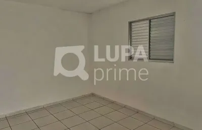Casa com 1 quarto e 2 vagas de garagem para locação na vila maria