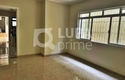 Casa com 3 quartos e 2 vagas de garagem à venda na vila sabrina