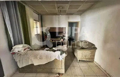 Casa com 3 quartos e 2 vagas de garagem à venda no jardim brasil