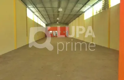 Galpão comercial com 700m² para locação na casa verde alta