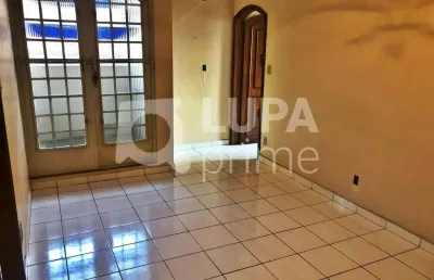 Conjunto comercial com 319m² de área construida à venda no carandiru