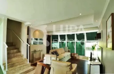 Casa com 3 quartos e 4 vagas de garagem para locação na casa verde