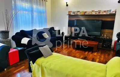 Casa com 4 quartos e 5 vagas de garagem à venda no parque novo mundo