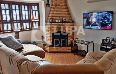 Casa com 4 quartos e 4 vagas de garagem à venda na vila maria alta