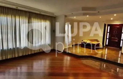 Casa com 4 quartos e 6 vagas de garagem à venda na vila maria alta