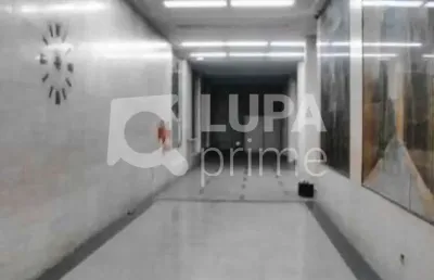 Prédio comercial com 854m² de área construída à venda na república