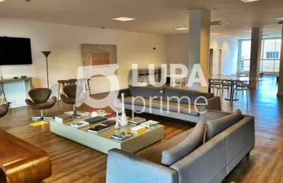 Prédio comercial com 3.883m² de área construída para locação na luz