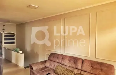 Casa com 3 quartos e 5 vagas de garagem à venda na parada inglesa