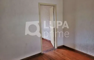 Casa com 2 quartos para alugar na Rua Magarinos Torres, 932, Vila Maria Baixa, São Paulo